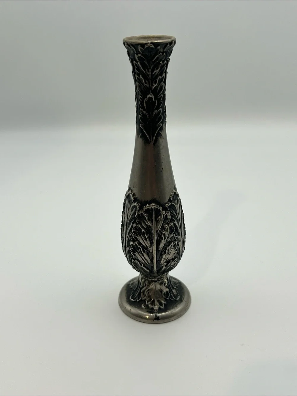 Vintage Art Nouveau Silver Plate Bud Vase w/ Classic Acanthus Leaf Design 7.5